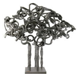 “Ingenio” (2009) Hierro macizo. Peana de hierro. 200 x 190 x 180 cm